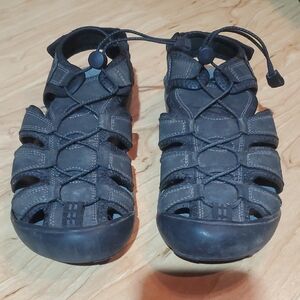 Khombu Hiking Sandals